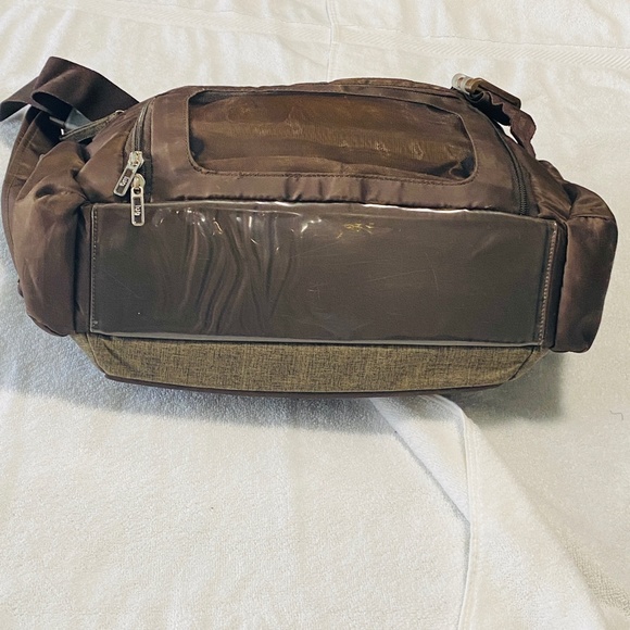 LUG Hula Hoop Diaper / Duffle Bag with Shoulder Straps - Chocolate Brown - Picture 3 of 16